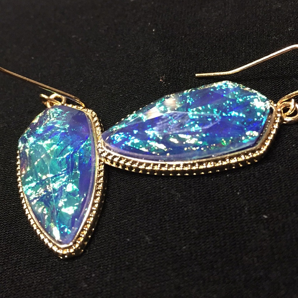 Similar to Kendra Scott size M
